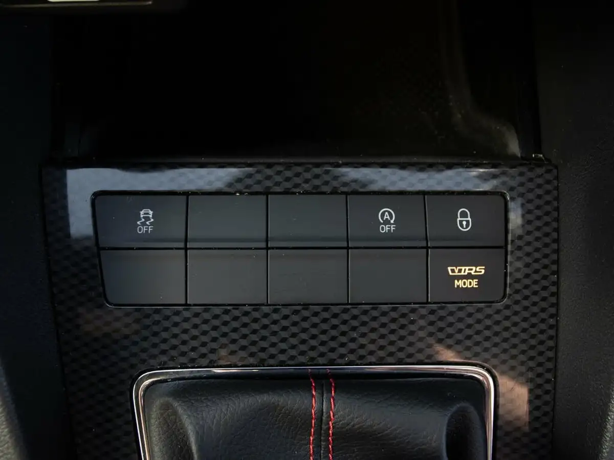 2019-skoda-octavia-20-tsi-vrs-estate-big-36