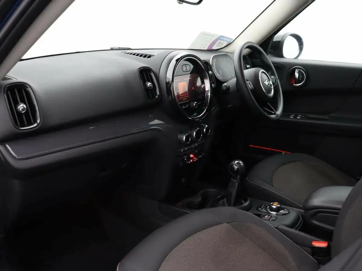 2020-mini-countryman-15-cooper-classic-comfort-big-10