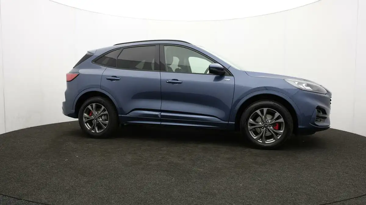2022-ford-kuga-big-41