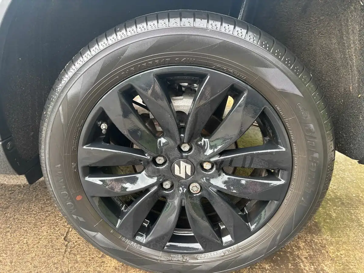 2017-suzuki-vitara-16-kuro-big-9