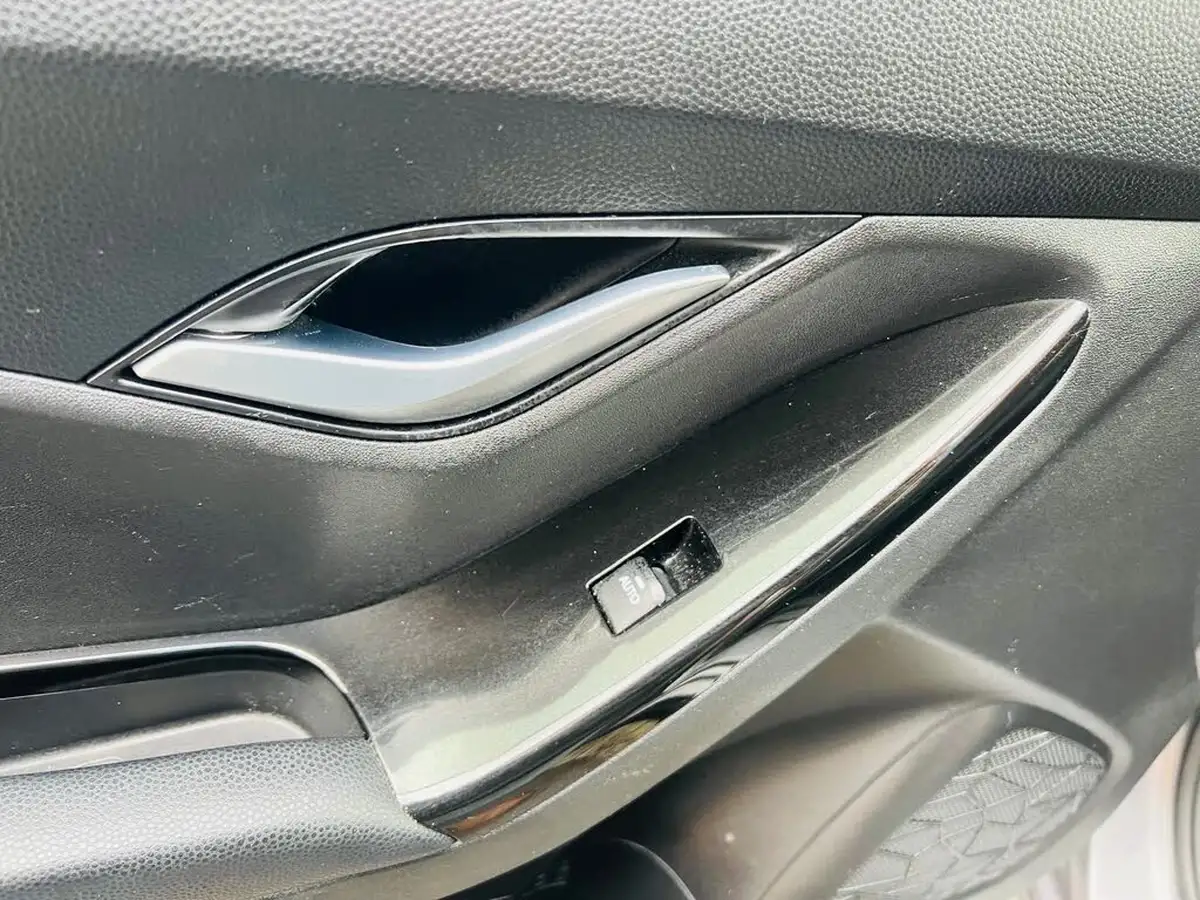 2014-hyundai-ix20-16-active-125ps-big-43