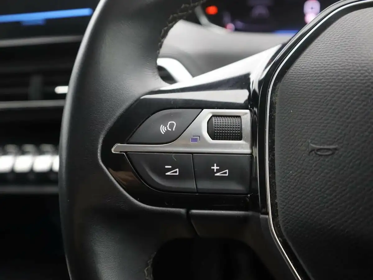 2021-peugeot-5008-suv-15-bluehdi-allure-big-30