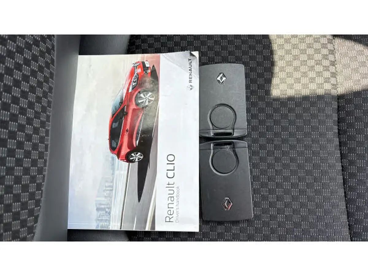 2016-renault-clio-12-tce-dynamique-s-nav-big-18