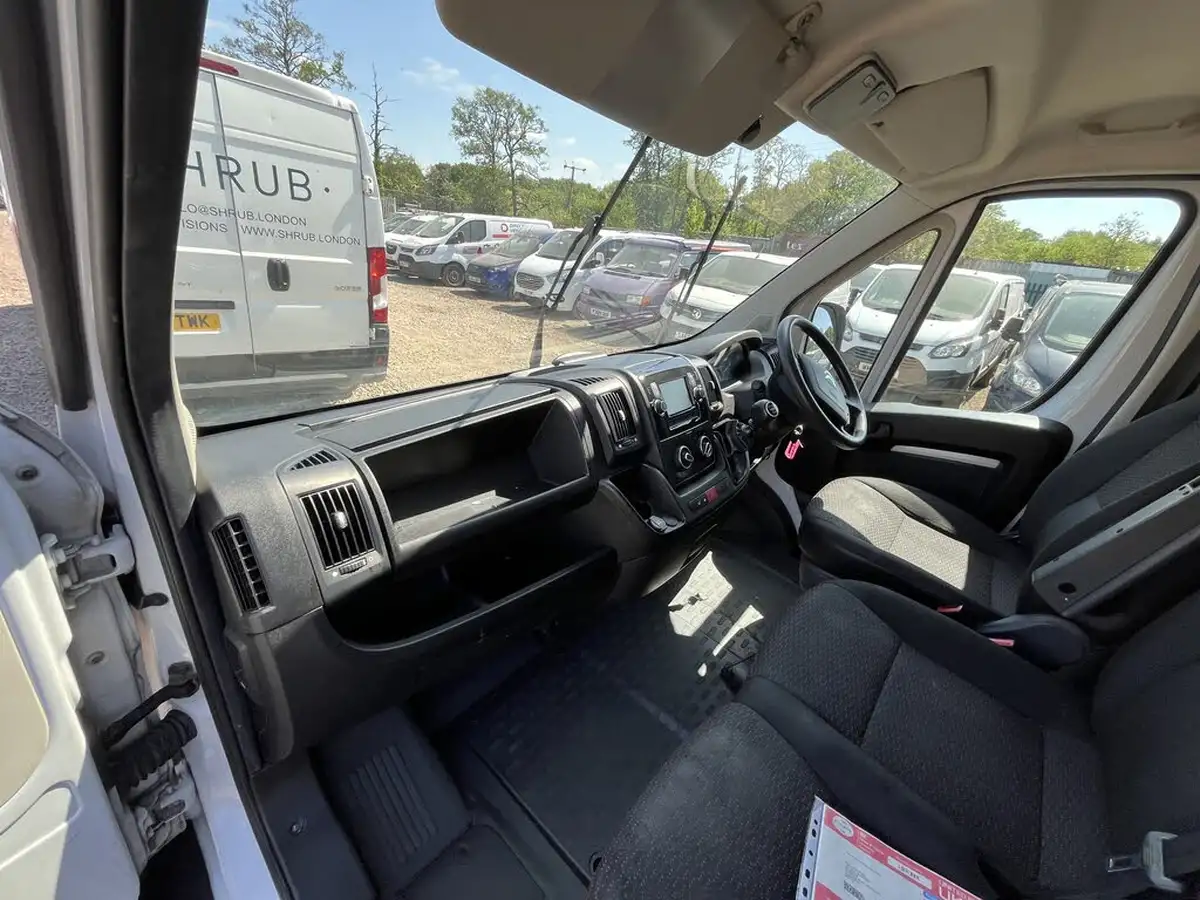 2021-citroen-relay-22bluehdi-35-l4h3-heavy-enterprise-140eu6dtss-big-13