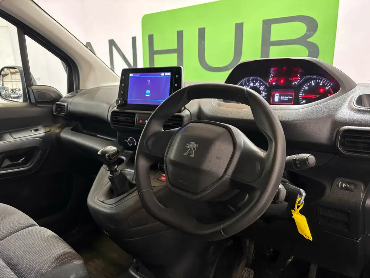 2023-peugeot-partner-15-bluehdi-1000-professional-premium-100pseu6d-ss-big-28