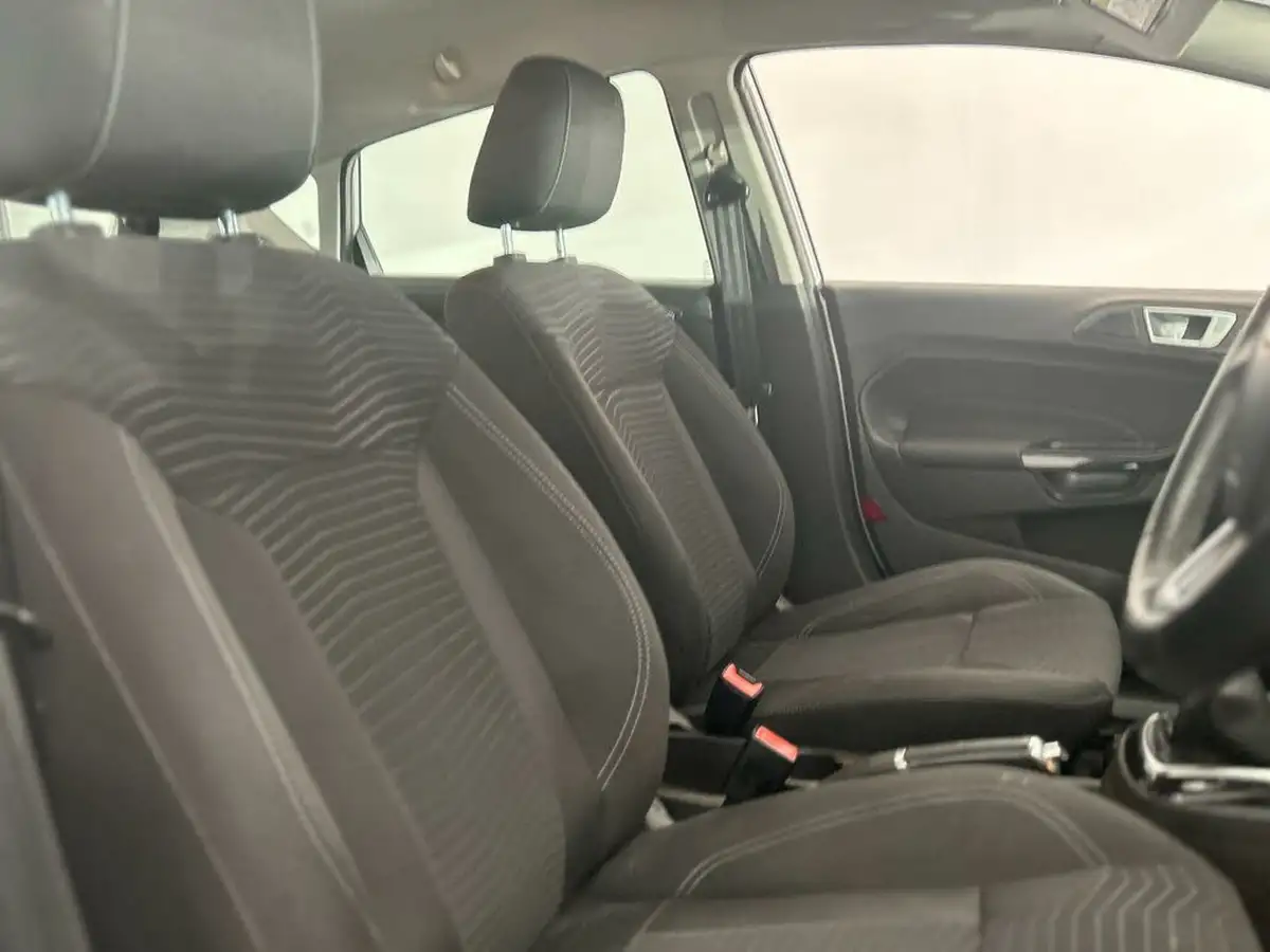 2015-ford-fiesta-10-zetec-100ps-e6-ecoboost-ss-5d-big-16