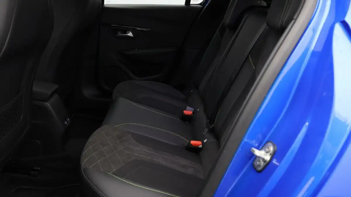 2021-peugeot-208-e-gt-premium-big-15