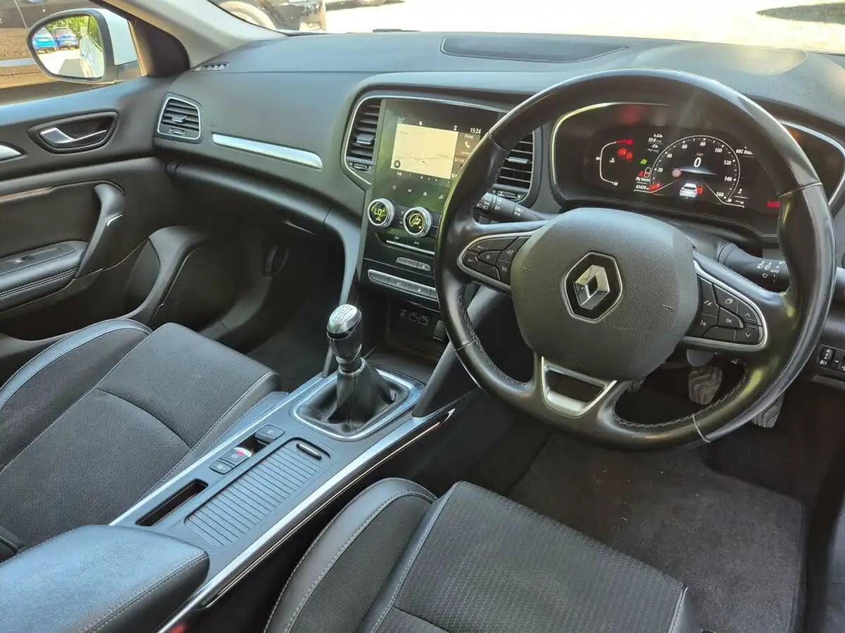 2021-renault-megane-15dci-iconic-sport-tourer-big-16