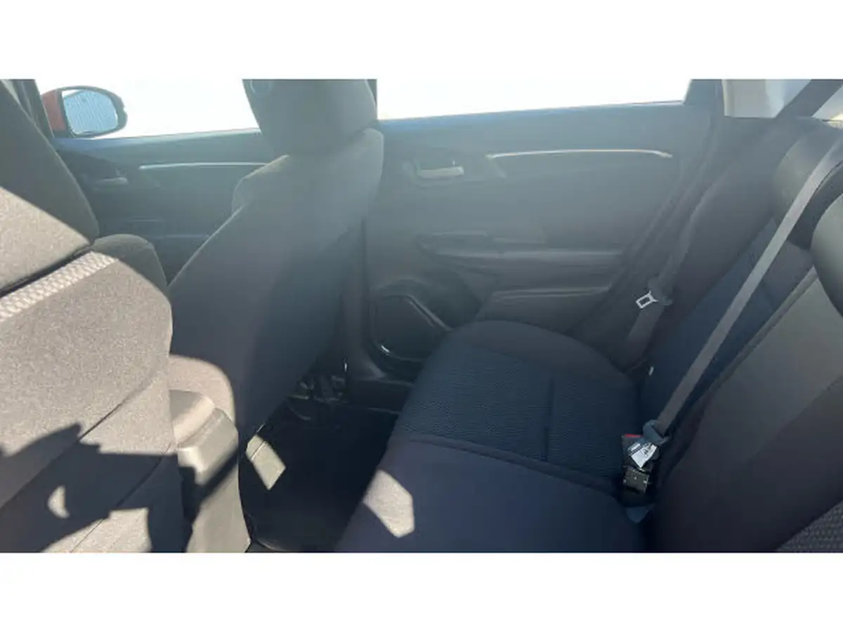2018-honda-jazz-13-i-vtec-se-cvt-big-15