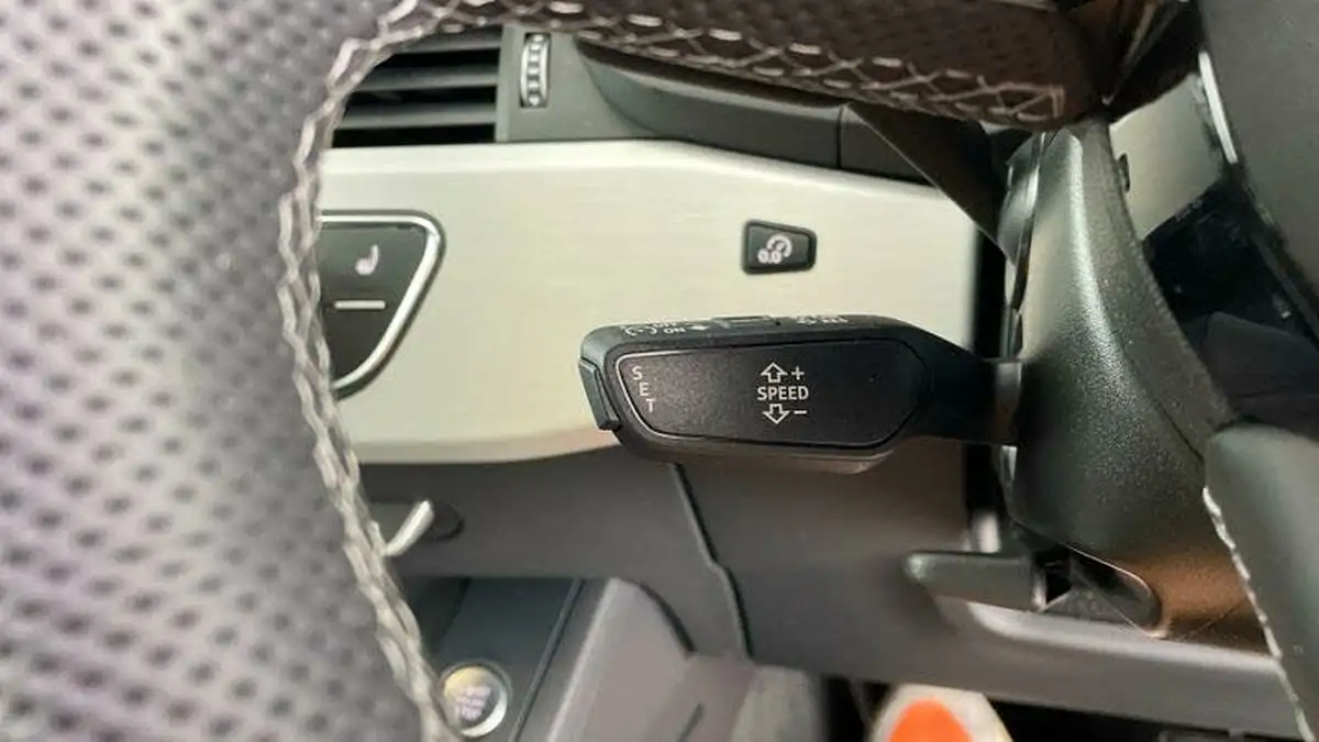 2024-audi-a4-20-35-tfsi-s-line-big-24
