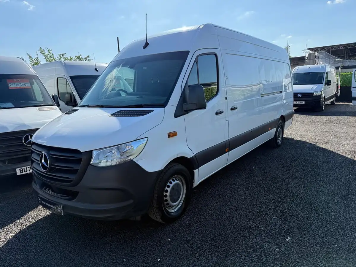 2018-mercedes-benz-sprinter-21cdi-311-l2h1-panel-van-rwd-eco-gear-360-big-8