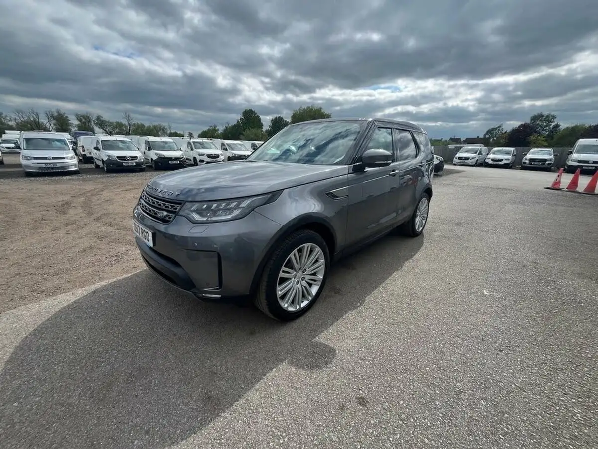 2017-land-rover-discovery-30td6-se-259ps-awd-station-wagon-5d-auto-big-2