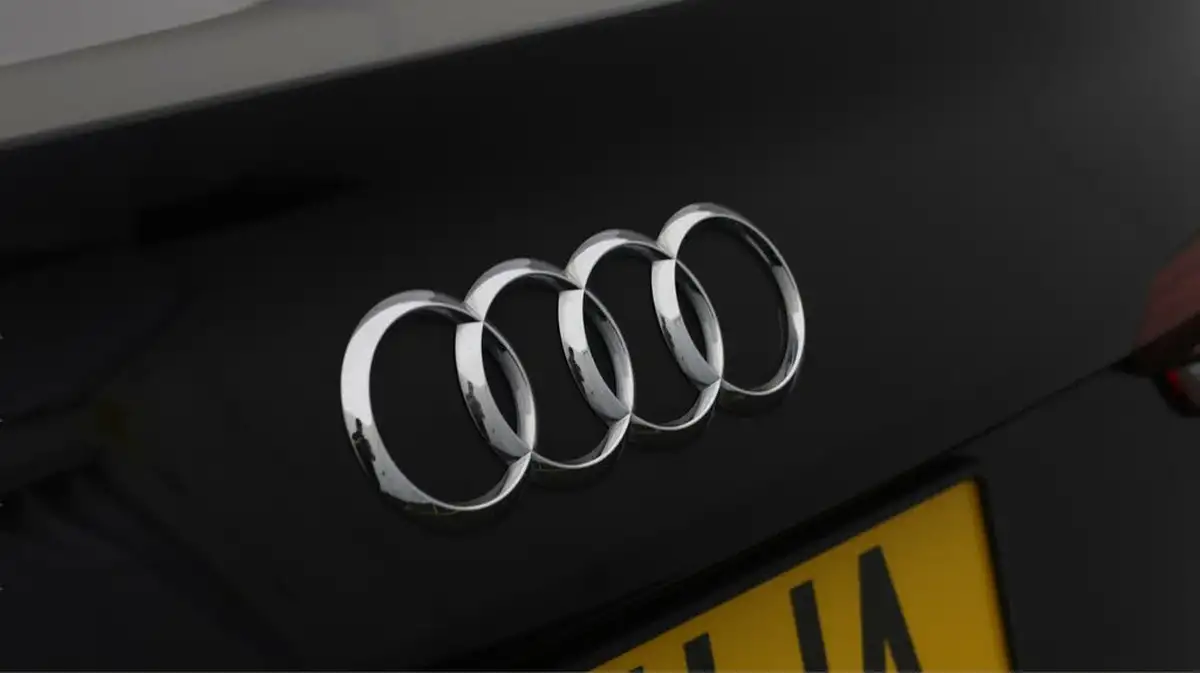 2018-audi-a4-14-tfsi-s-line-tronic-big-19