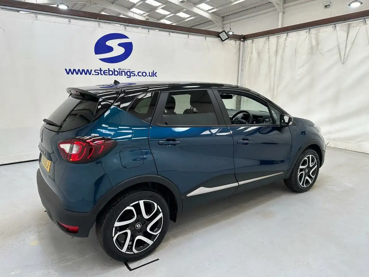 2018-renault-captur-09-tce-iconic-big-6