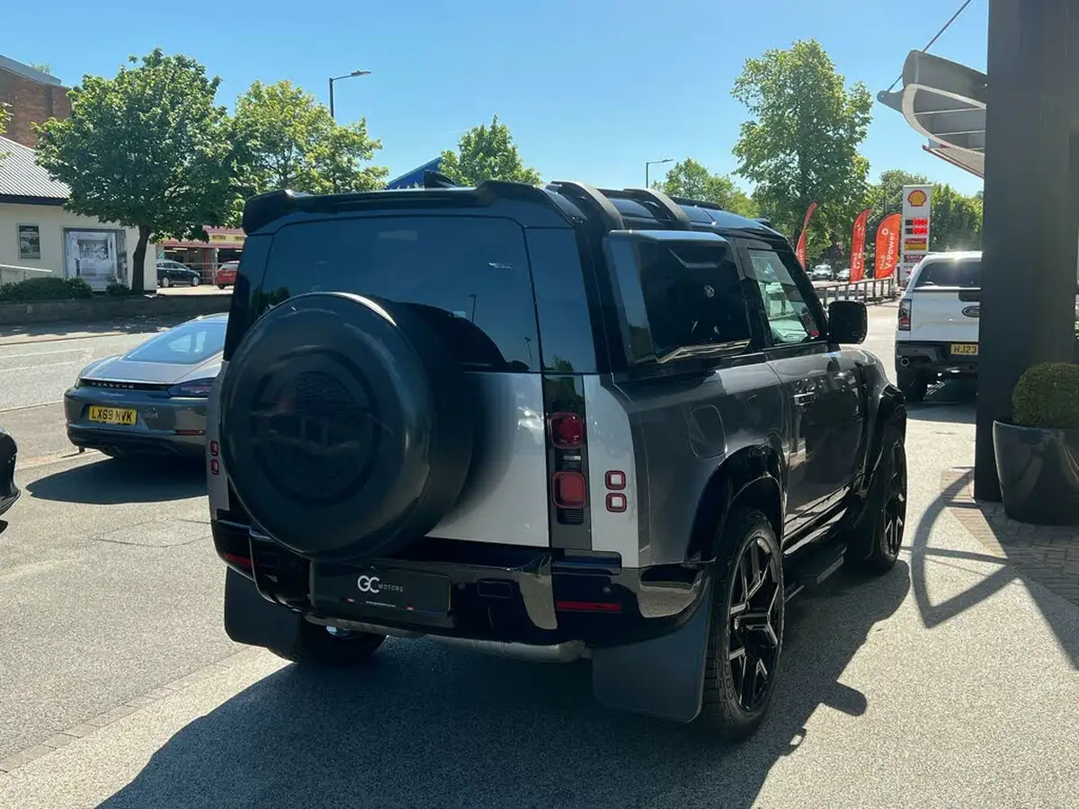 2021-land-rover-90-defender-30-d250-se-big-8