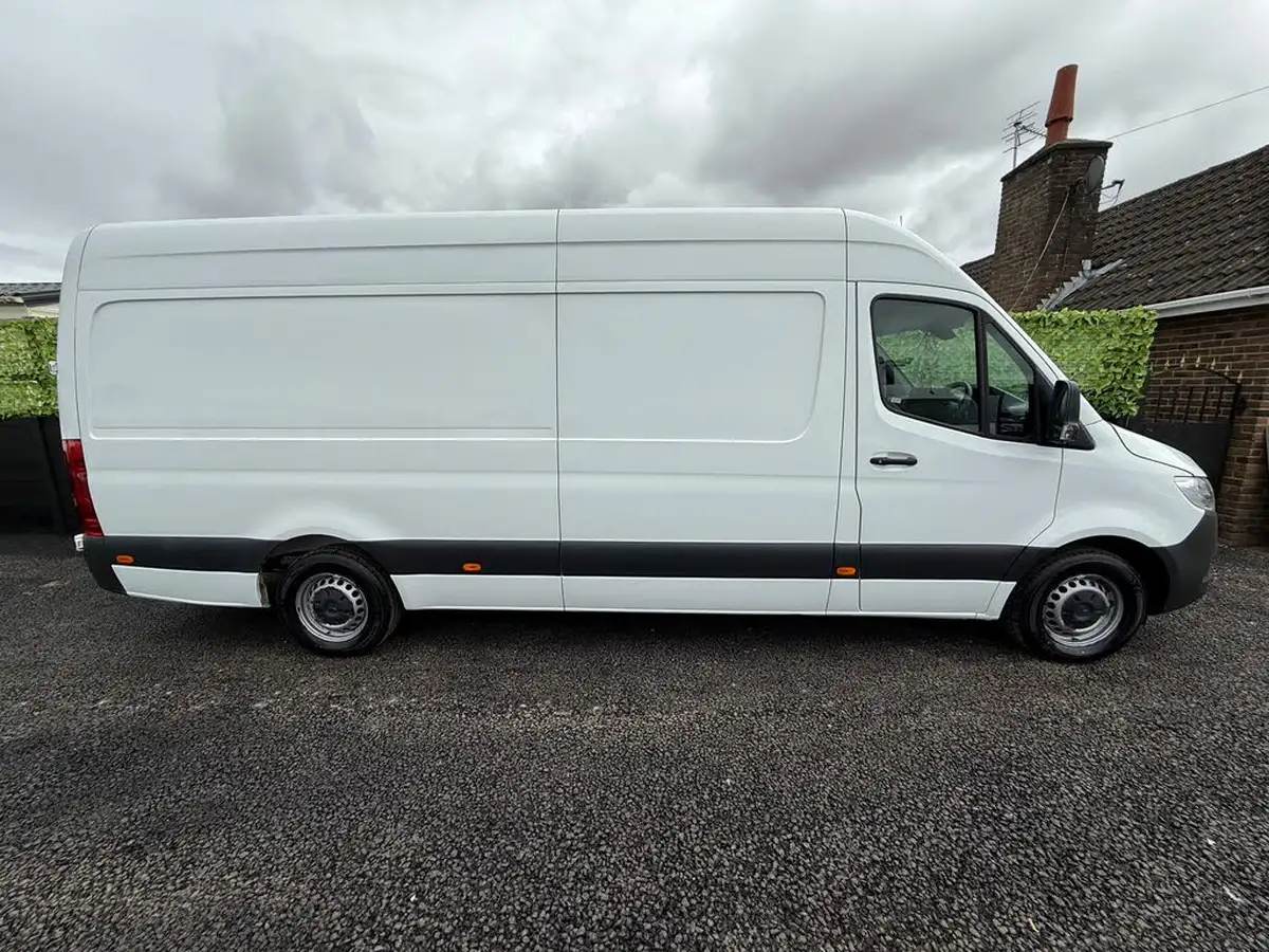 2020-mercedes-benz-sprinter-20cdi-315-l1h1-progressive-big-3