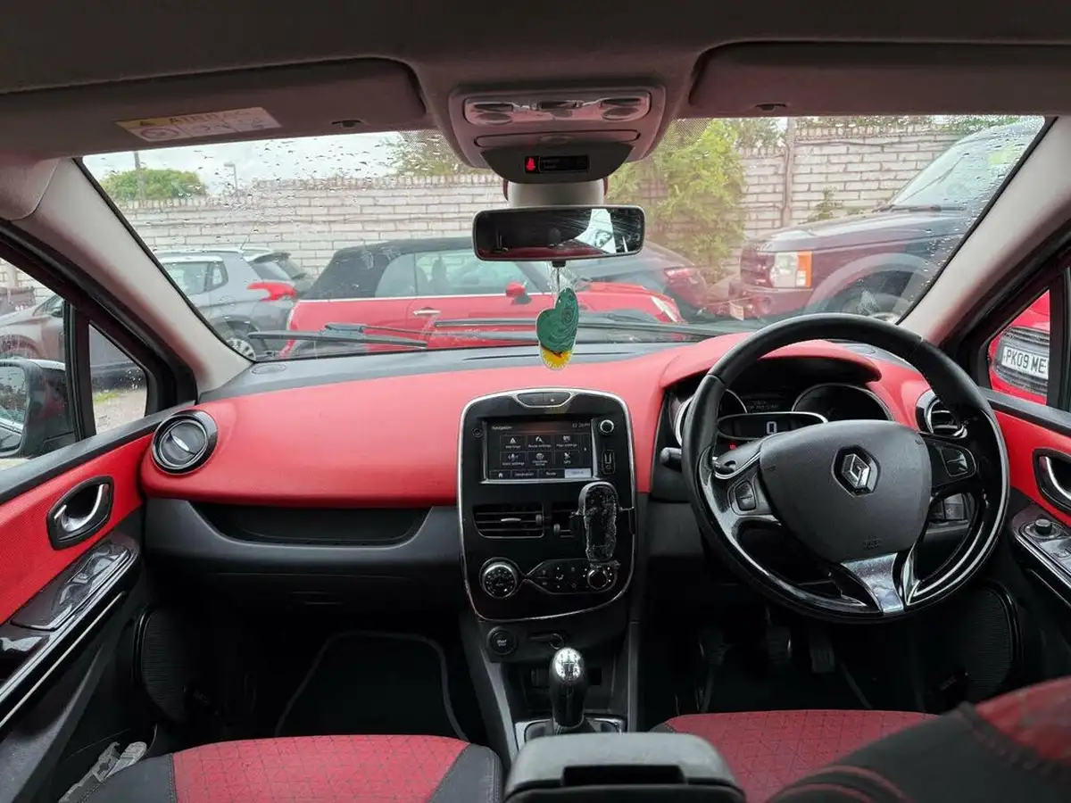2013-renault-clio-09-dynamique-s-big-10
