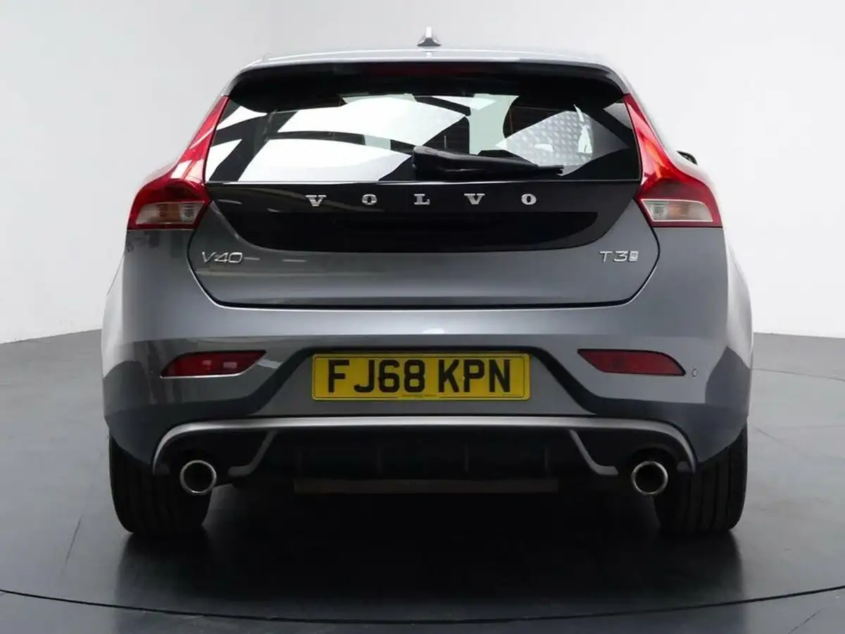 2018-volvo-v40-20-t3-r-design-nav-plus-big-10