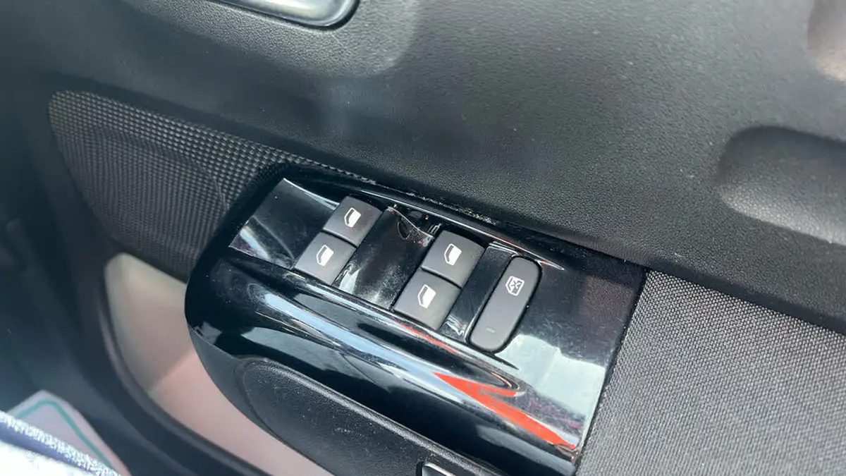 2018-citroen-c3-12-puretech-feel-82ps-big-21