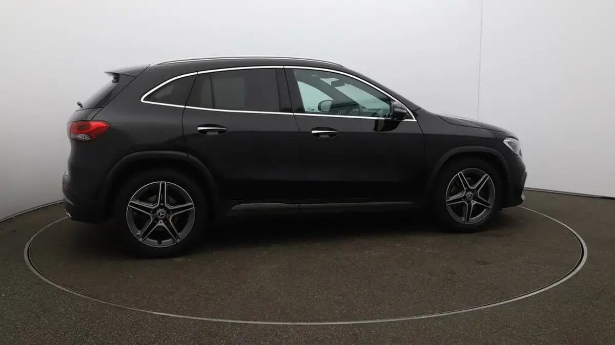2022-mercedes-benz-gla-class-13-gla-180-amg-line-premium-plus-big-52