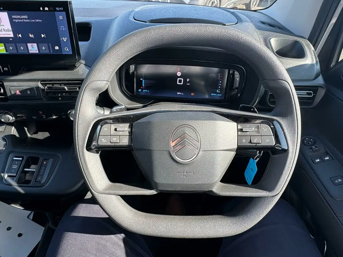 2025-citroen-berlingo-15-bluehdi-m-enterprise-130pseu6e-eat8-big-10