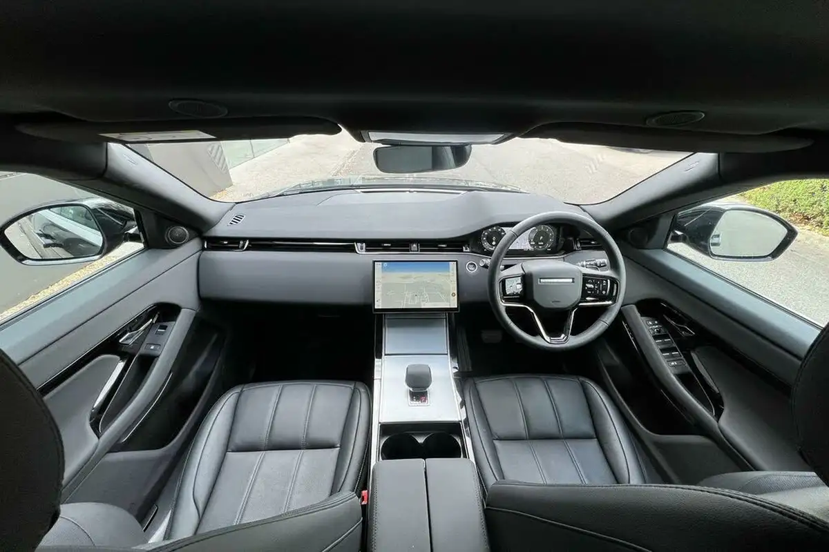 2024-land-rover-range-rover-evoque-15-p300e-s-big-2