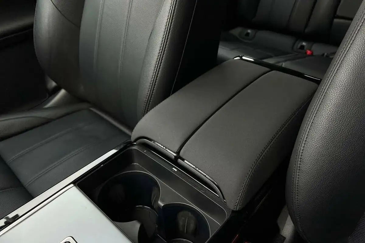 2024-land-rover-range-rover-evoque-15-p300e-s-big-50