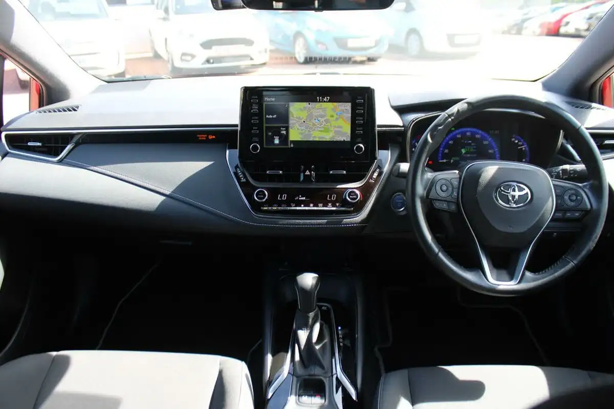 2019-toyota-corolla-18-vvt-i-design-trk-hatchback-5d-big-17