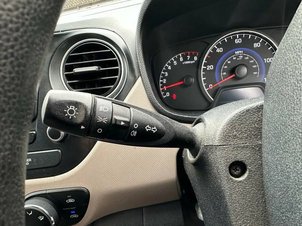 2015-hyundai-i10-10-s-big-31