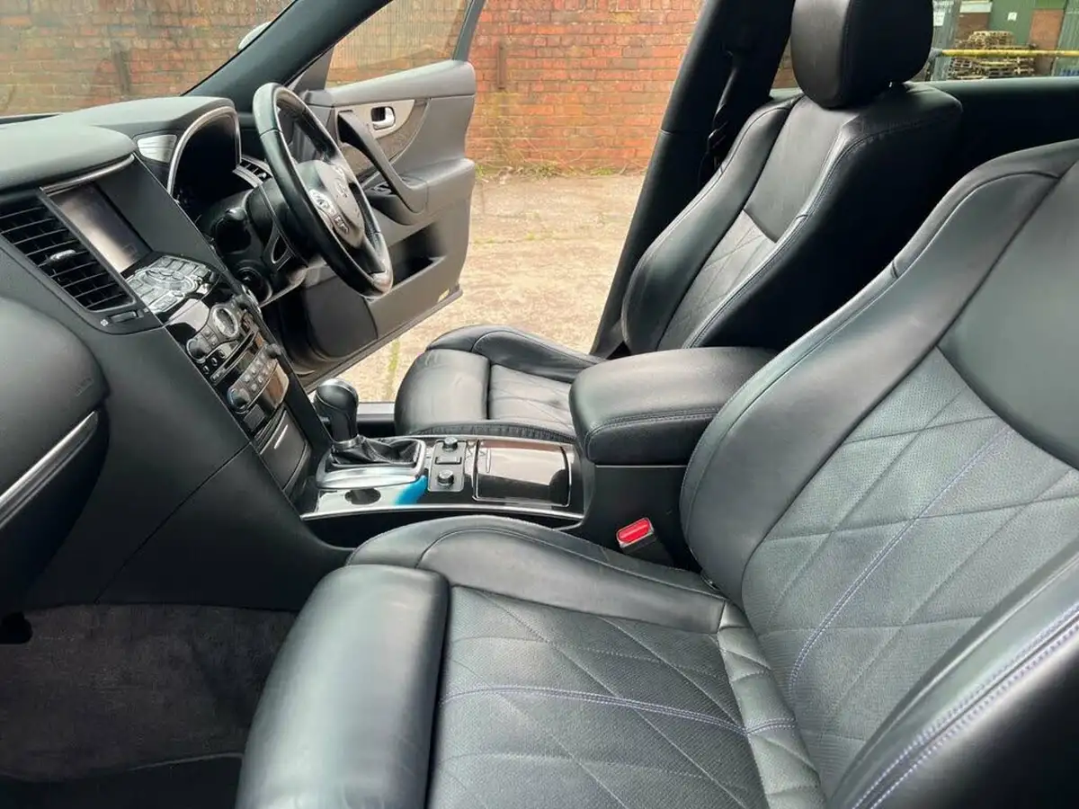 2016-infiniti-qx70-30td-ultimate-big-15