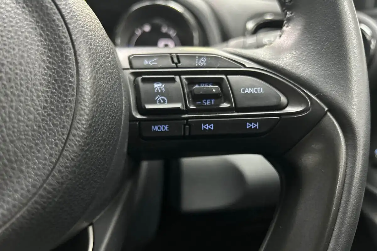 2022-mazda-mazda2-15-agile-big-8
