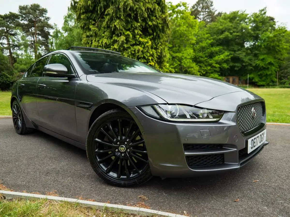 2017-jaguar-xe-20d-portfolio-180ps-awd-ss-1999cc-auto-big-16
