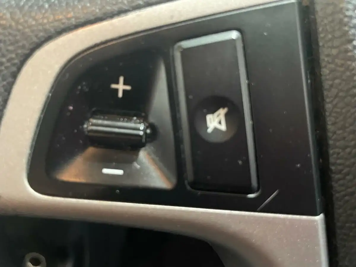 2010-hyundai-i20-12-comfort-5d-big-37
