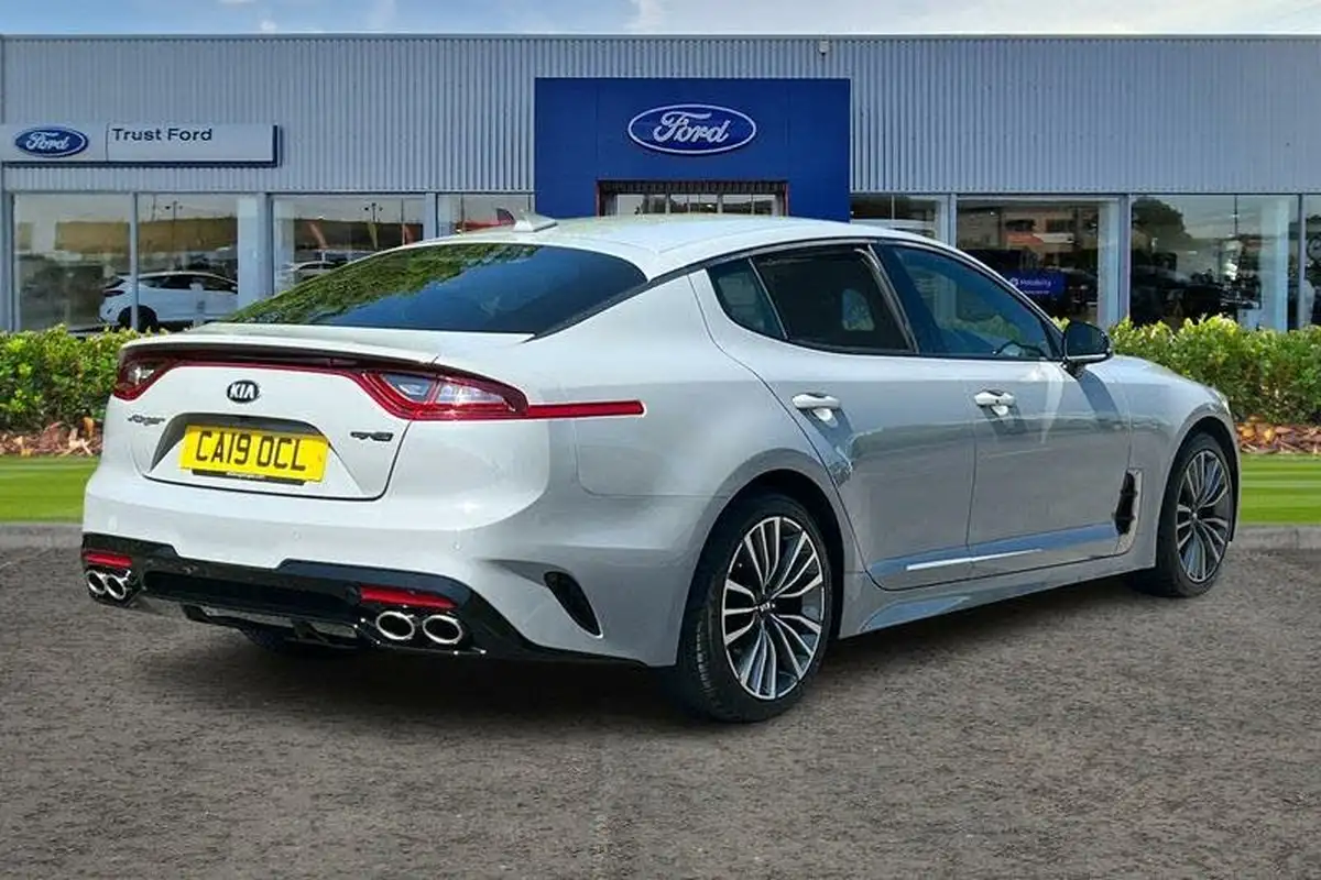 2019-kia-stinger-20-t-gdi-gt-line-244bhp-big-3