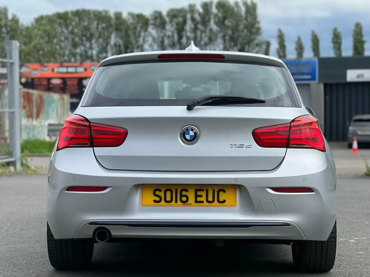 2016-bmw-1-series-15td-116d-sport-5d-big-3