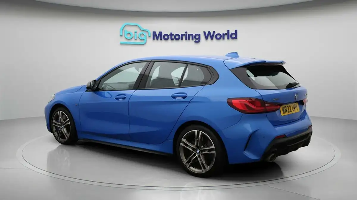 2022-bmw-1-series-20-m135i-xdrive-big-5
