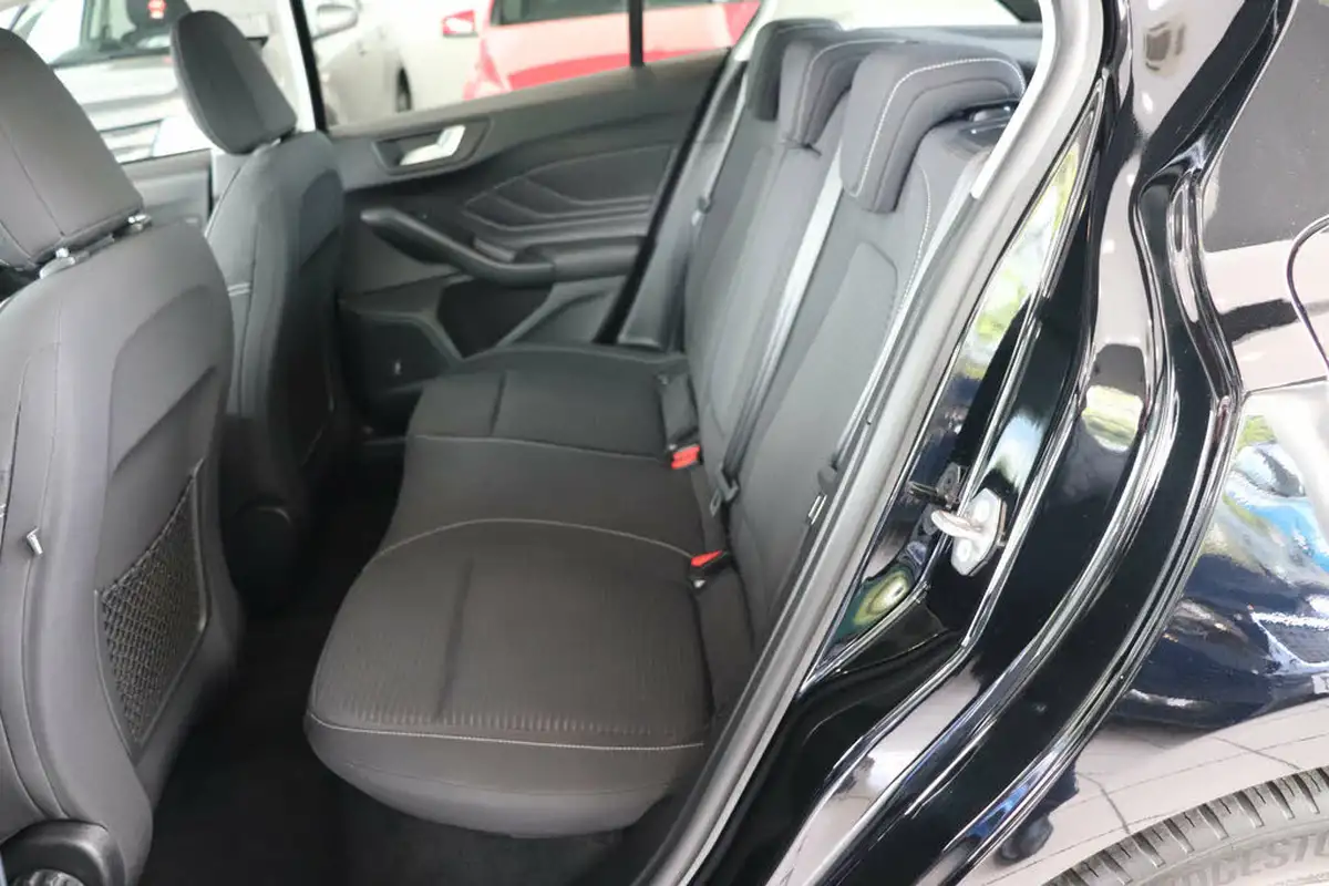 2019-ford-focus-10t-titanium-ss-hatchback-big-36