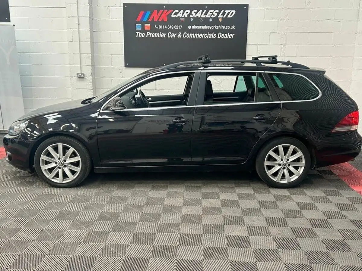 2012-volkswagen-golf-20td-sportline-big-1