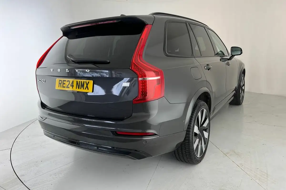 2024-volvo-xc90-20-t8-plus-big-21
