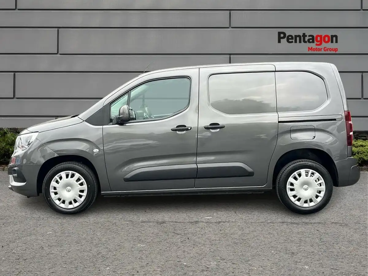 2021-vauxhall-combo-15cdti-sportive-2300-130pseu6d-t-4x4-l1h1-panel-big-14