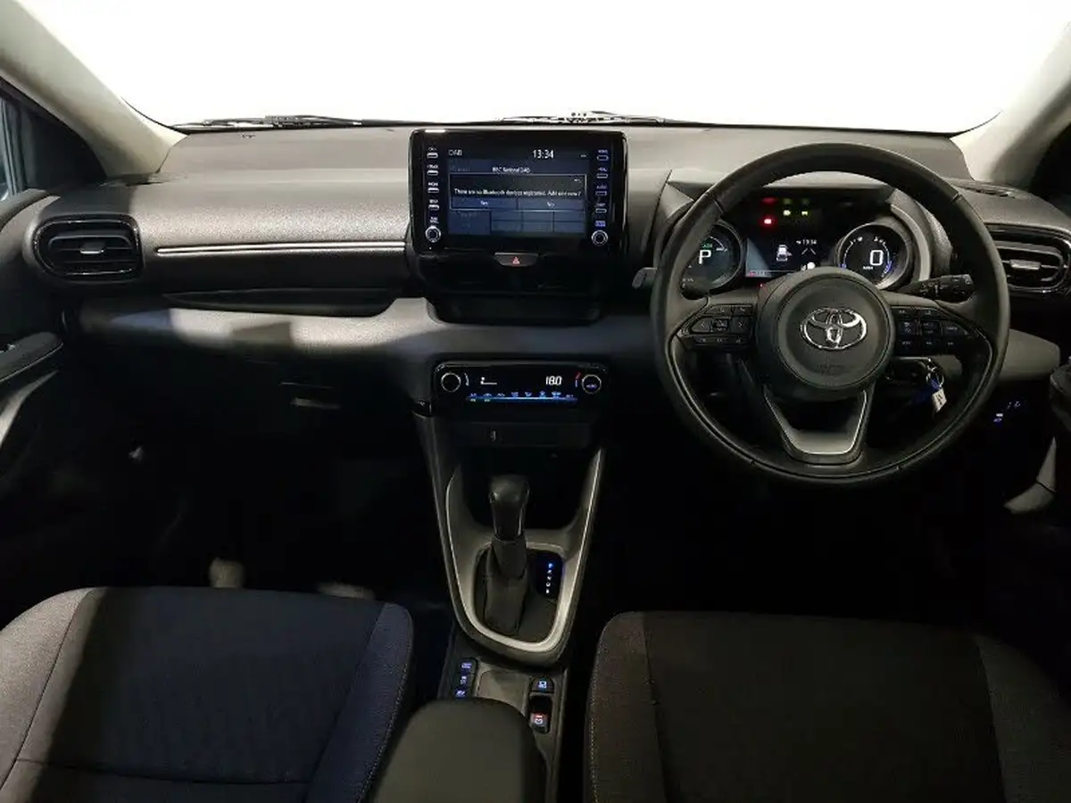 2022-toyota-yaris-15-vvt-i-design-big-2
