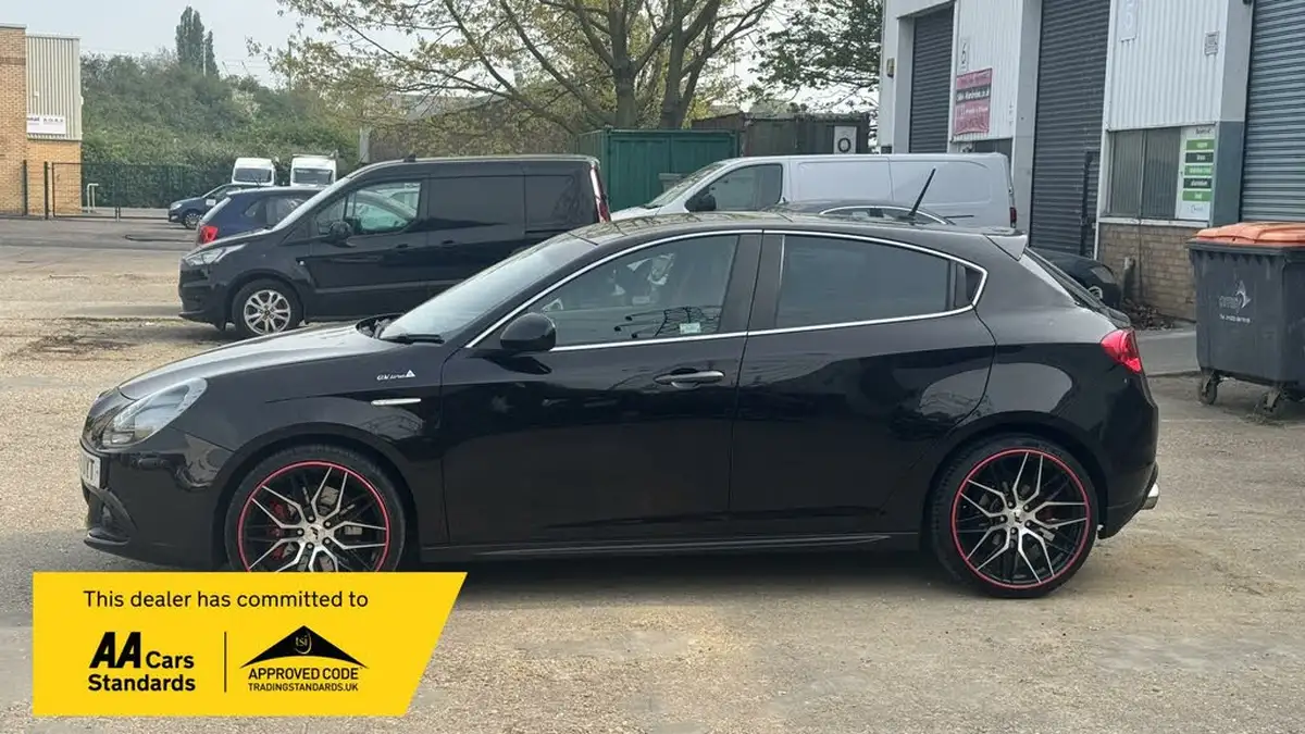 2015-alfa-romeo-giulietta-14-tb-qv-line-big-8