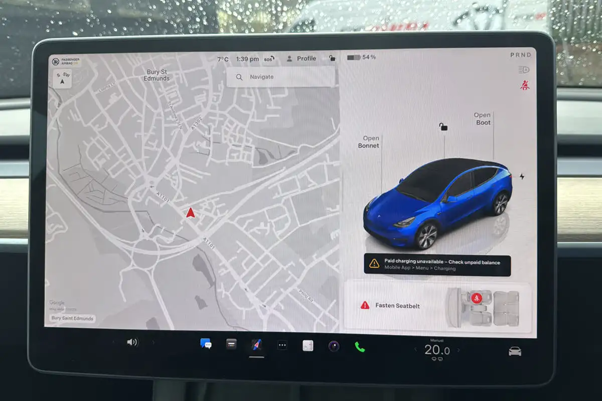 2022-tesla-model-y-e-long-range-big-38
