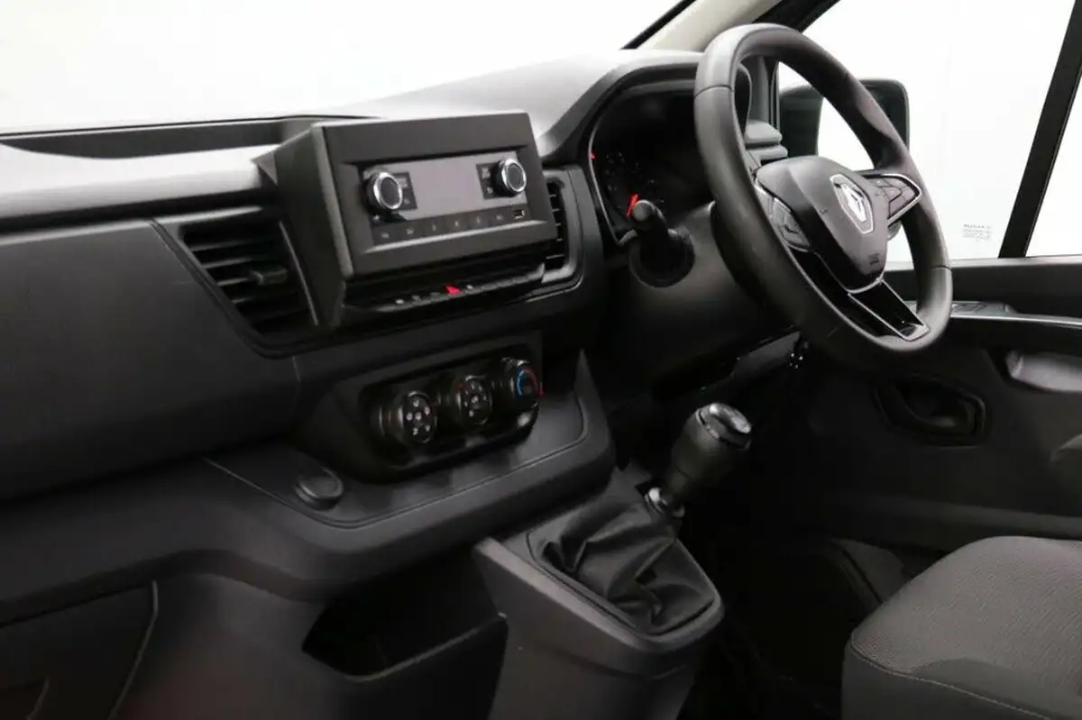 2022-renault-trafic-20dci-sl28-130-business-big-1