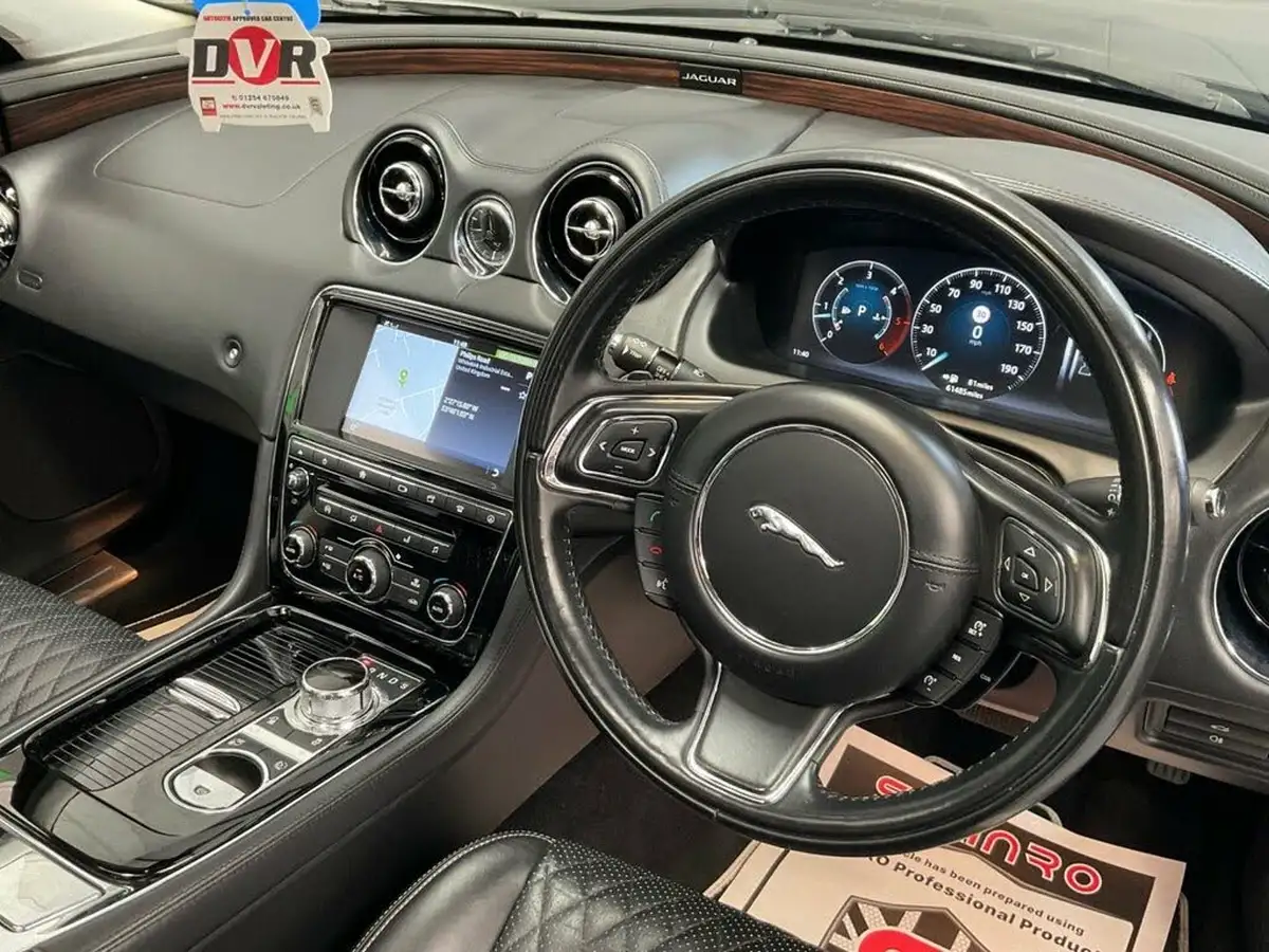 2017-jaguar-xj-series-30td-xj-portfolio-lwb-big-23