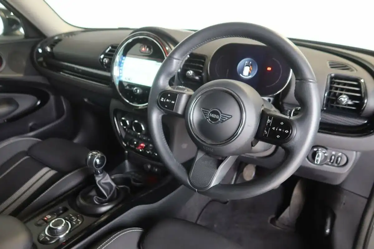 2021-mini-clubman-20-cooper-s-classic-big-4