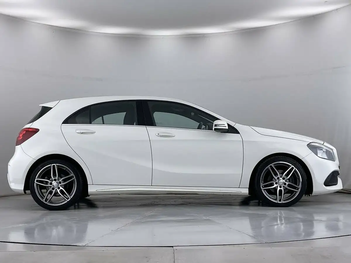 2016-mercedes-benz-a-class-15d-a180d-amg-line-ss-big-14
