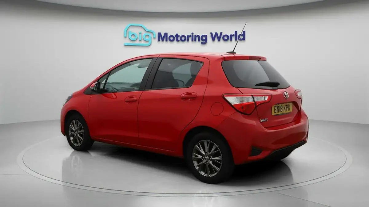 2018-toyota-yaris-15-vvt-i-icon-111bhp-1497cc-big-5