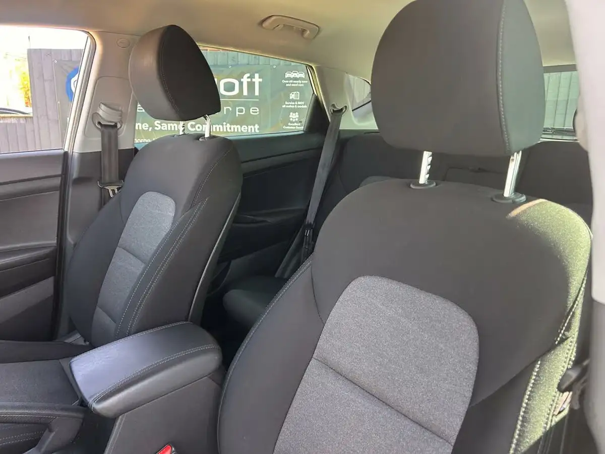 2018-hyundai-tucson-16-gdi-se-nav-big-12