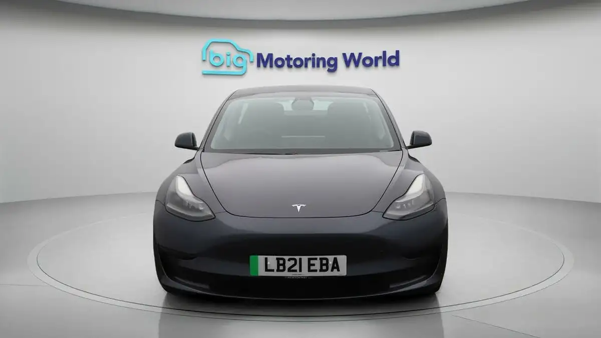 2021-tesla-model-3-e-standard-plus-big-2